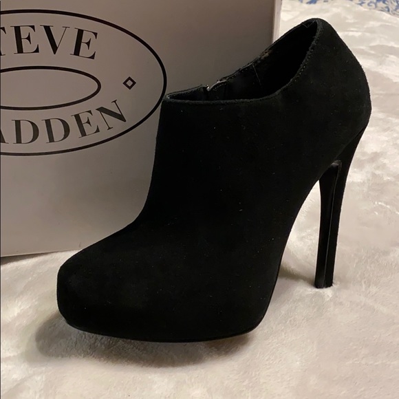 Steve Madden Black Suede Booties - Picture 2 of 10